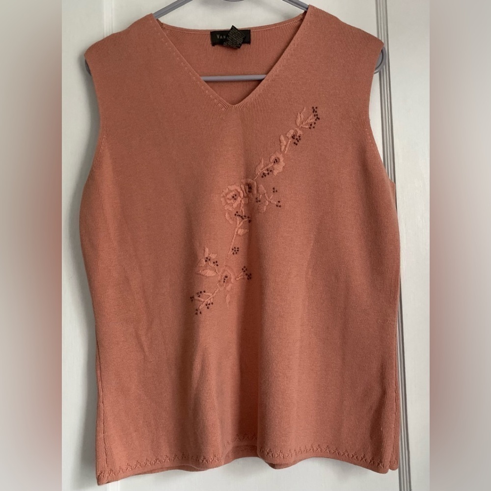 Van Heusen Women’s V-Neck Pullover Vest Sweater embroidered, Size: Large